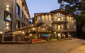 Lawrence Solitaire Resort, Nainital